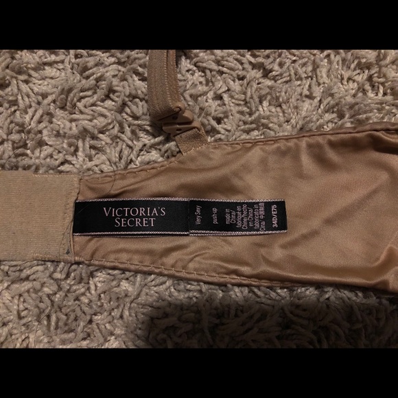 Victoria’s secret very sexy push up bra - Picture 3 of 4